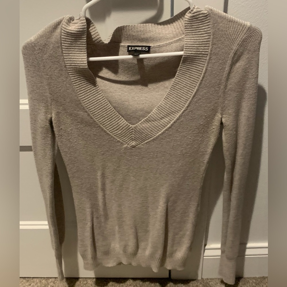Express v neck top sweater